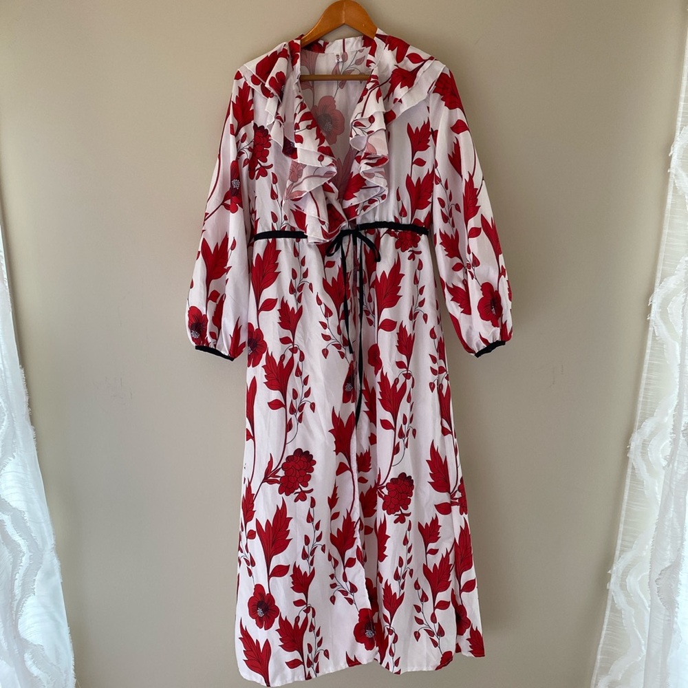 red flowered robe/coat/jacket